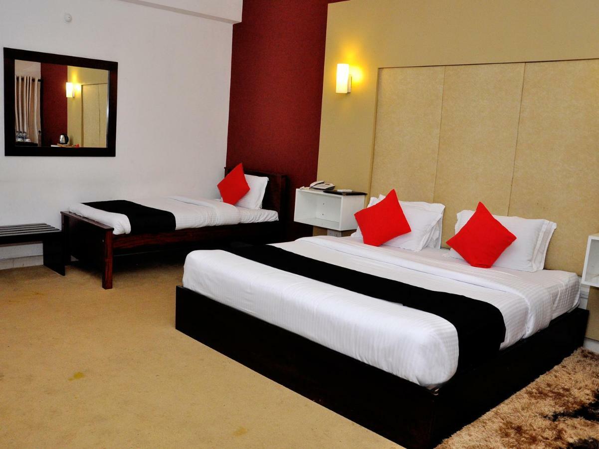 Hotel Laa Adams - The Luxurious Living Hatton Exterior foto