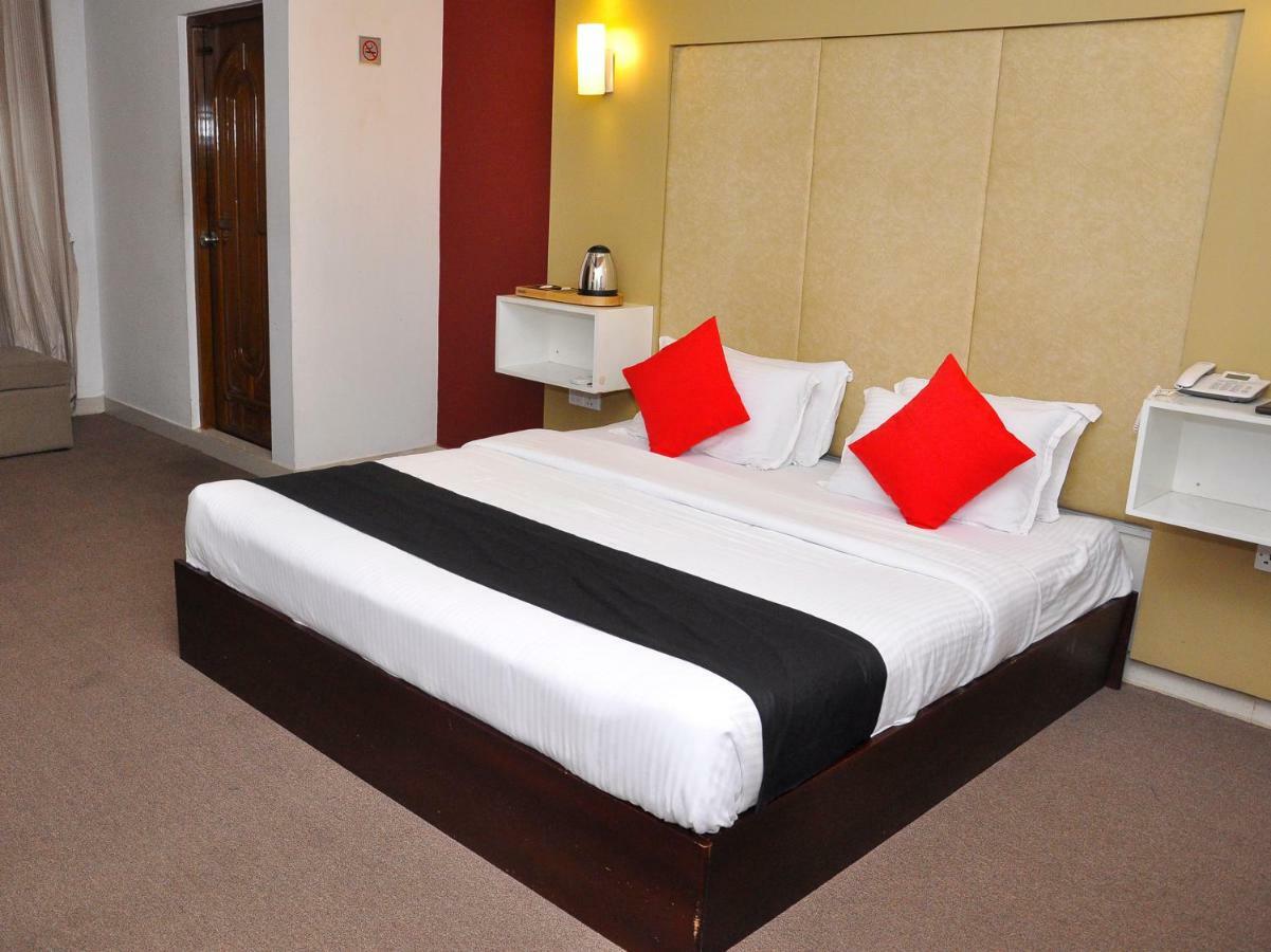 Hotel Laa Adams - The Luxurious Living Hatton Exterior foto